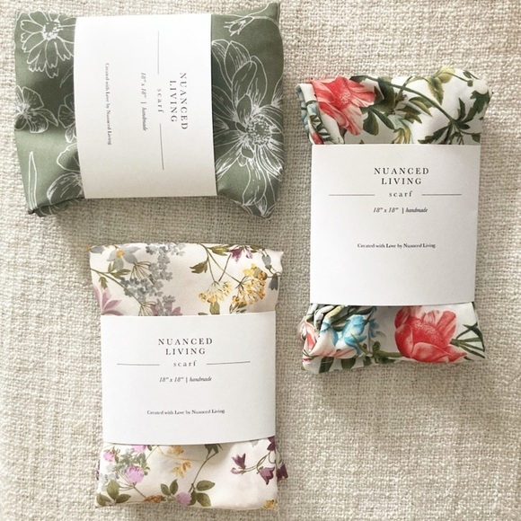 NWT Handmade Floral 18” x 18” Scarf L1042 - Picture 7 of 10